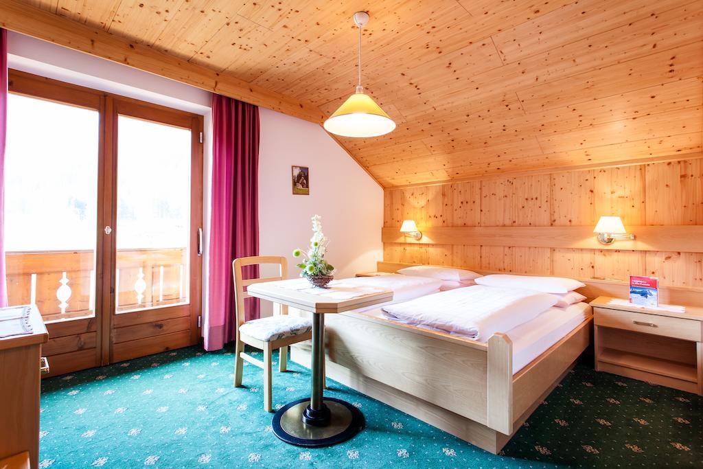 Gasthof Tuscherhof Braies  Room photo